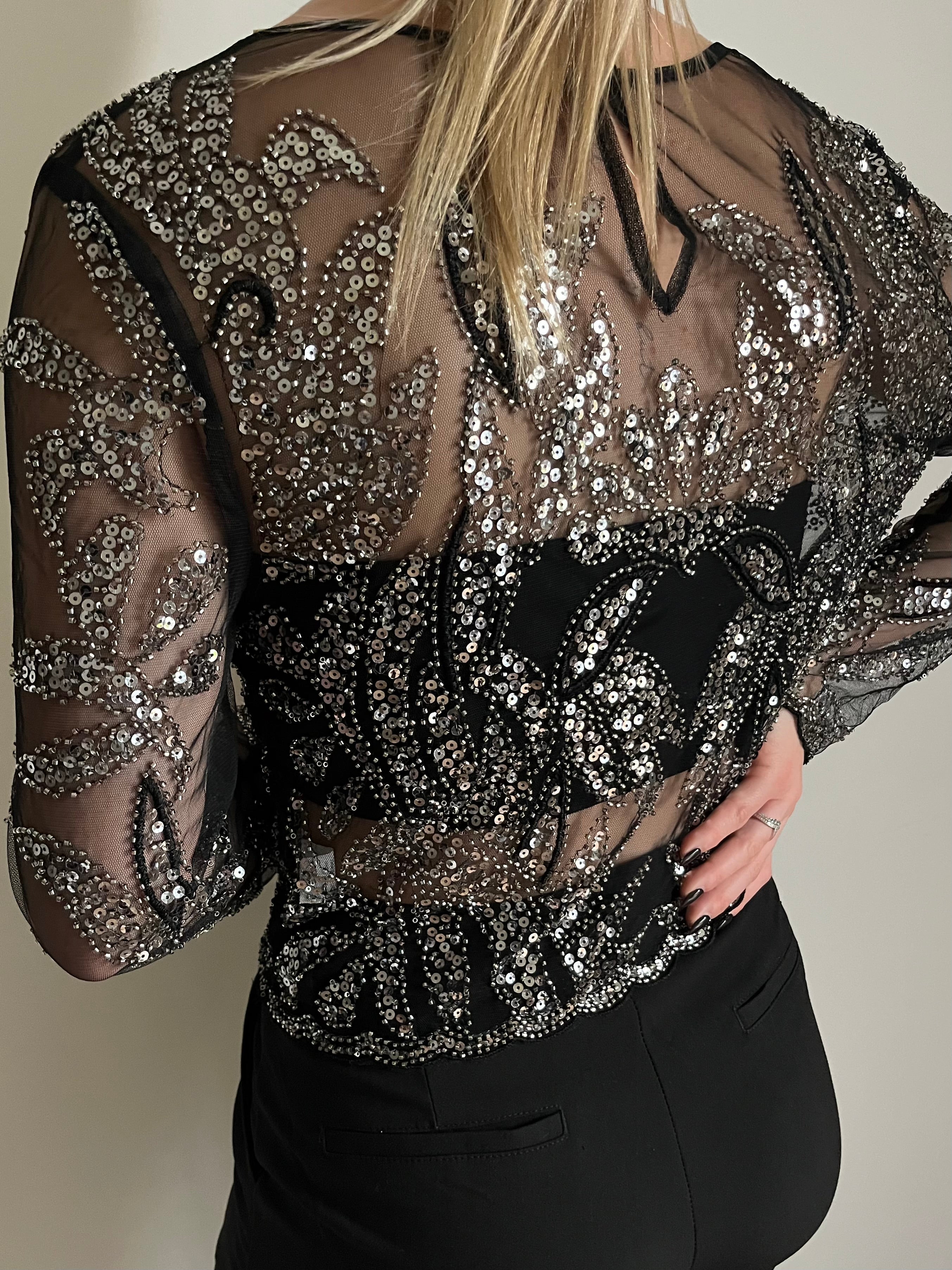 Top brodé sequins