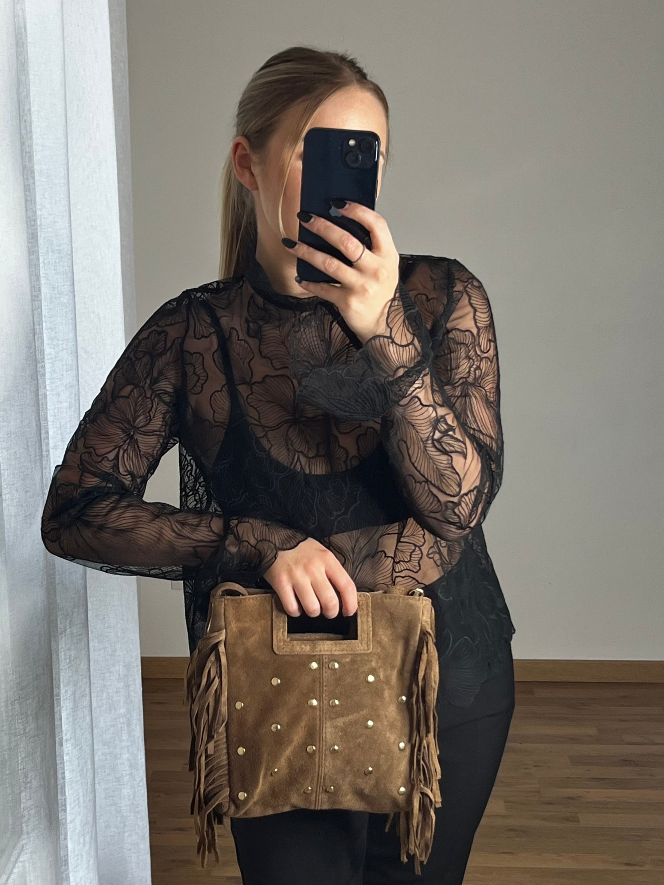 Sac à franges clouté