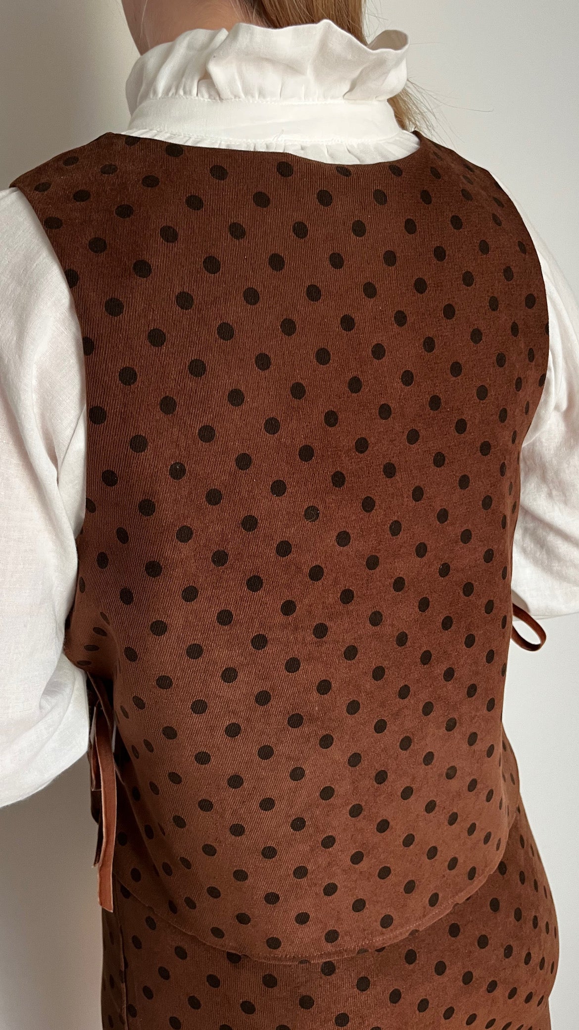 Top sans manches à pois