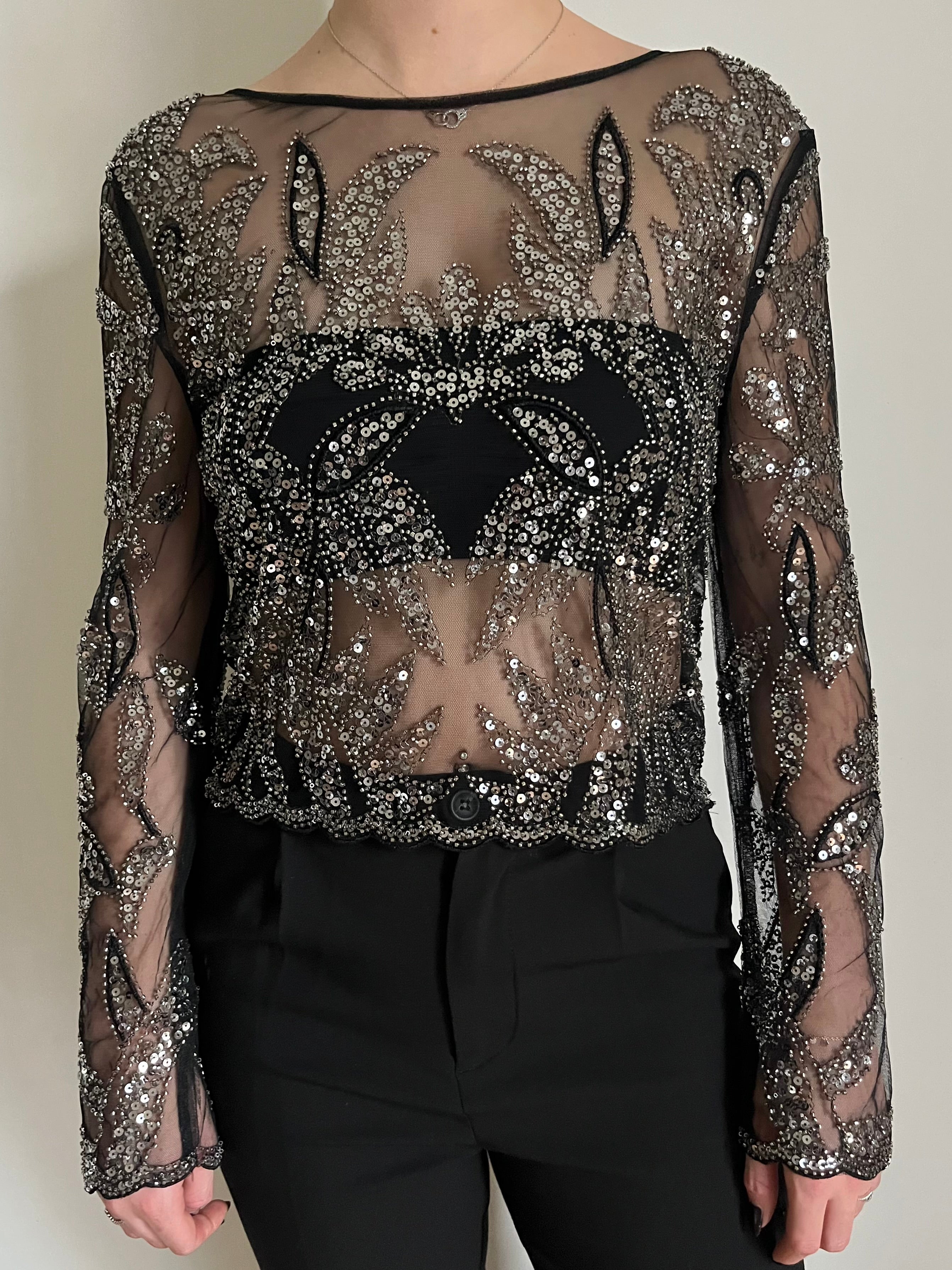 Top brodé sequins