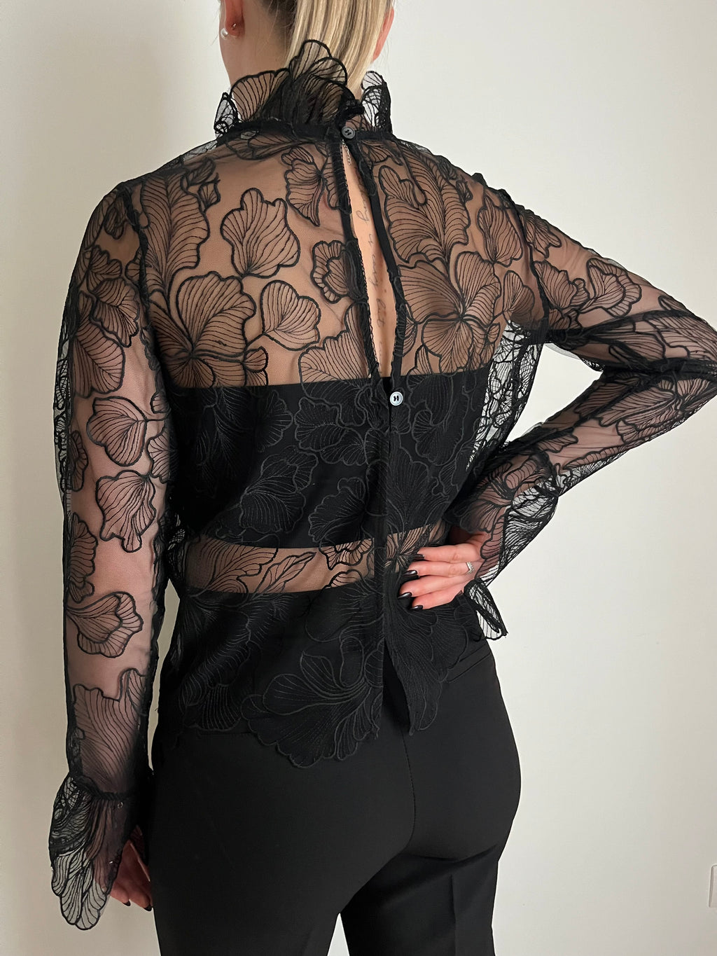 Blouse transparente florale