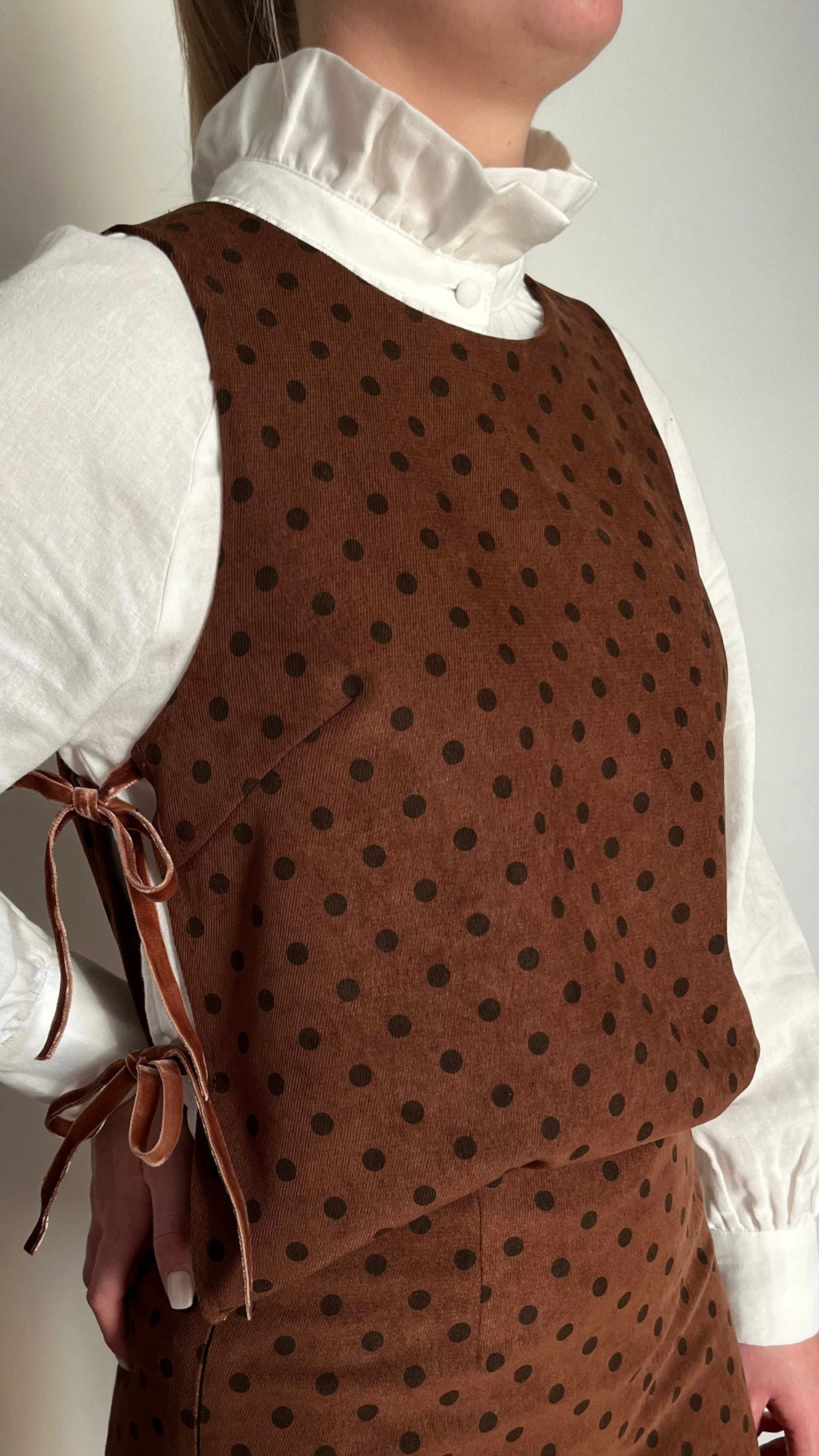 Top sans manches à pois